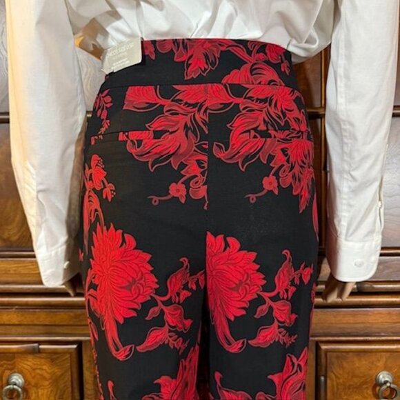 Chico's Black Red Floral So Slimming Brigitte Cotton Blend Slim Ankle Pant - Picture 7 of 10